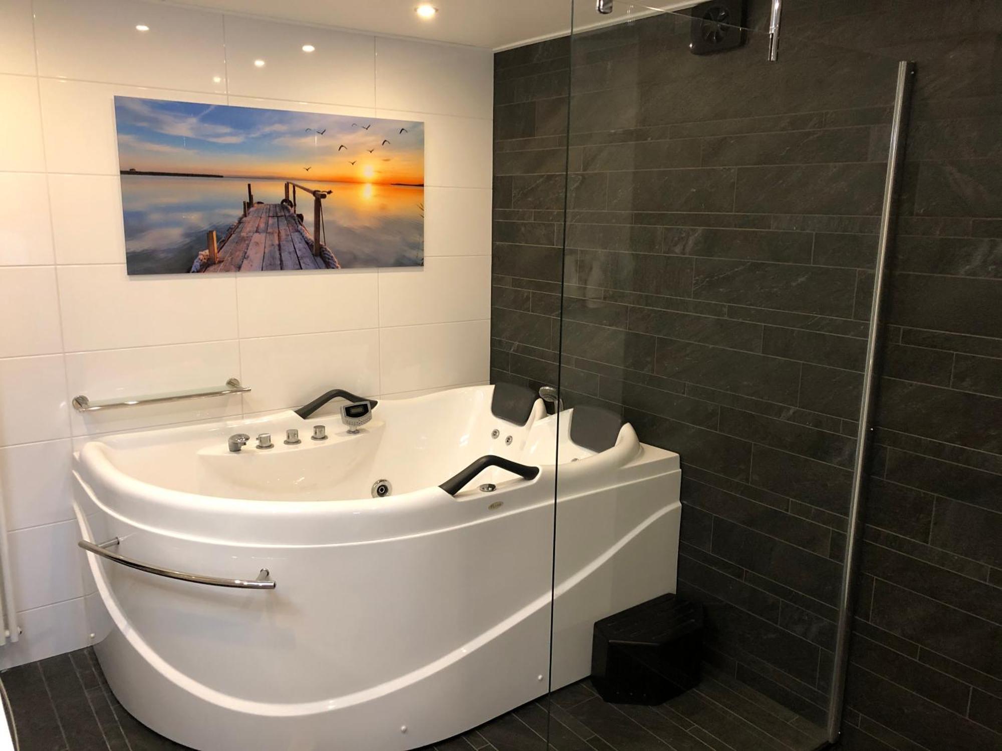 Vrijstaande Luxe Finse Blokhut 2-6 Of 2-8 Pers Villa Kropswolde Ngoại thất bức ảnh