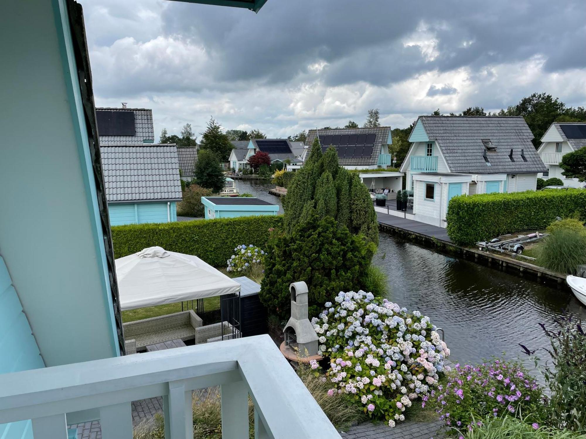 Vrijstaande Luxe Finse Blokhut 2-6 Of 2-8 Pers Villa Kropswolde Phòng bức ảnh